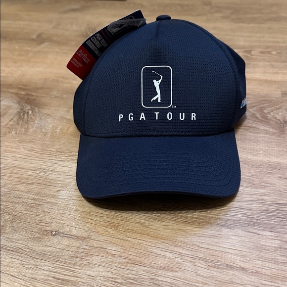 PGA Tour Classic Black Golf Cap - Picture 1 of 5